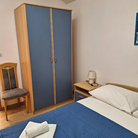 Mw, Plavi Apartment *