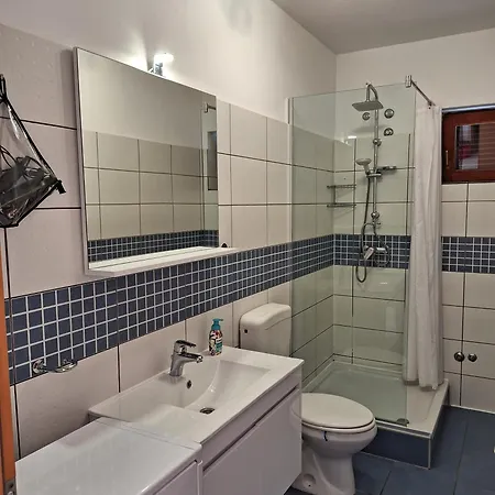 Apartment Mw, Plavi